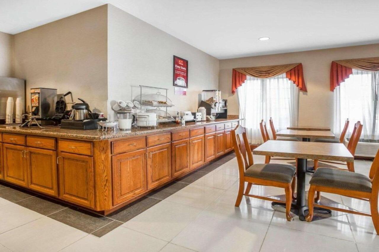 Econo Lodge Брансвік Екстер'єр фото
