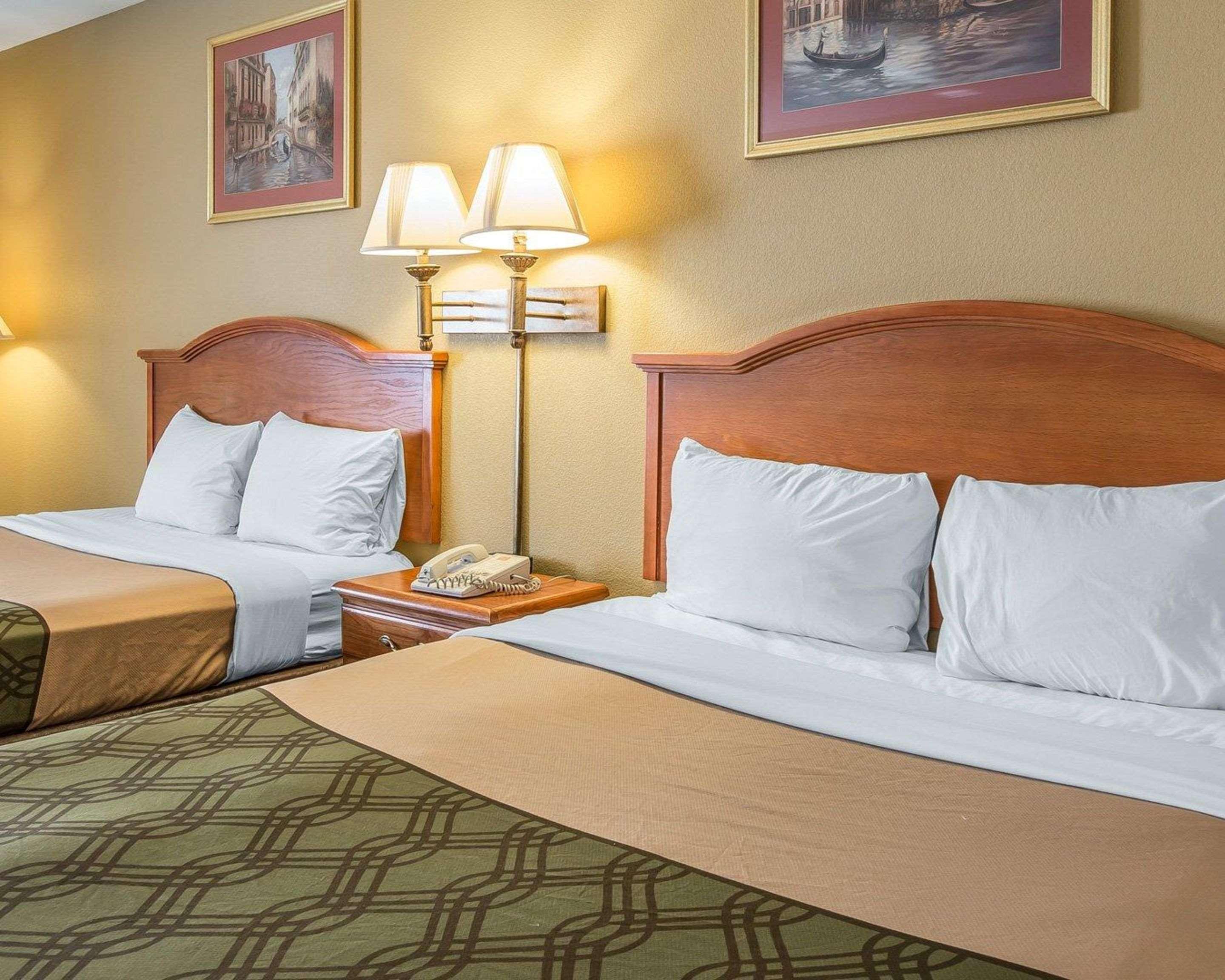 Econo Lodge Брансвік Екстер'єр фото