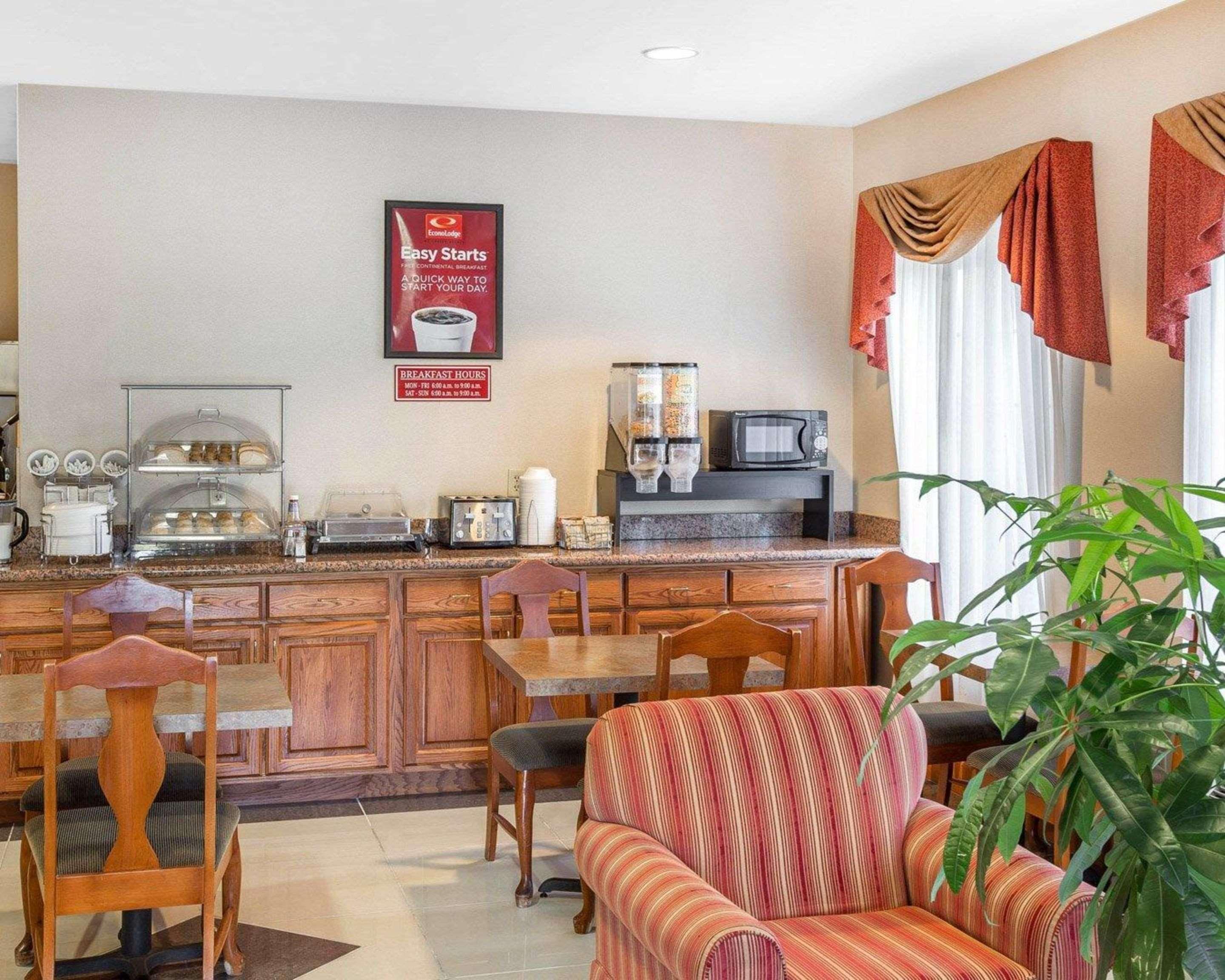 Econo Lodge Брансвік Екстер'єр фото
