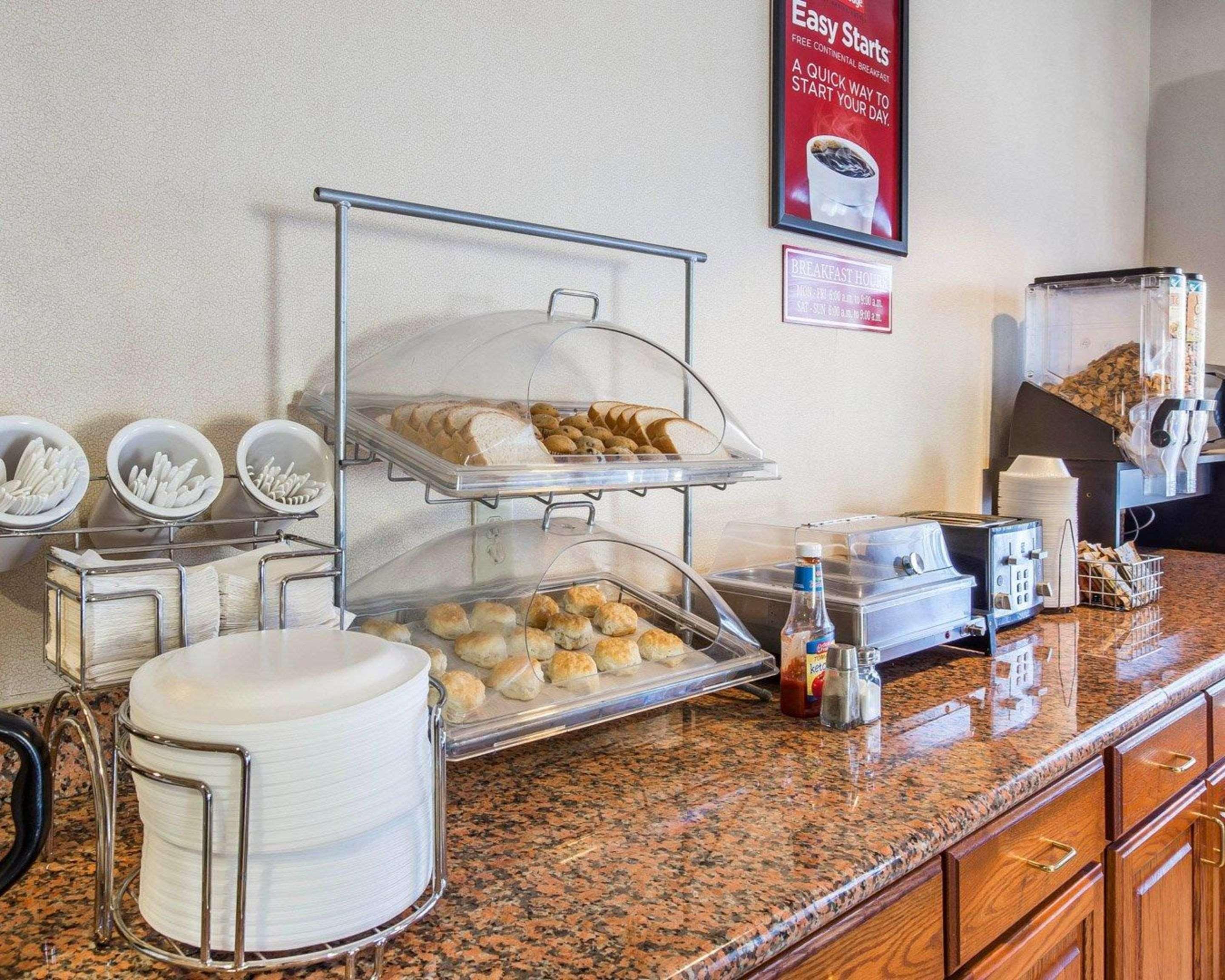 Econo Lodge Брансвік Екстер'єр фото
